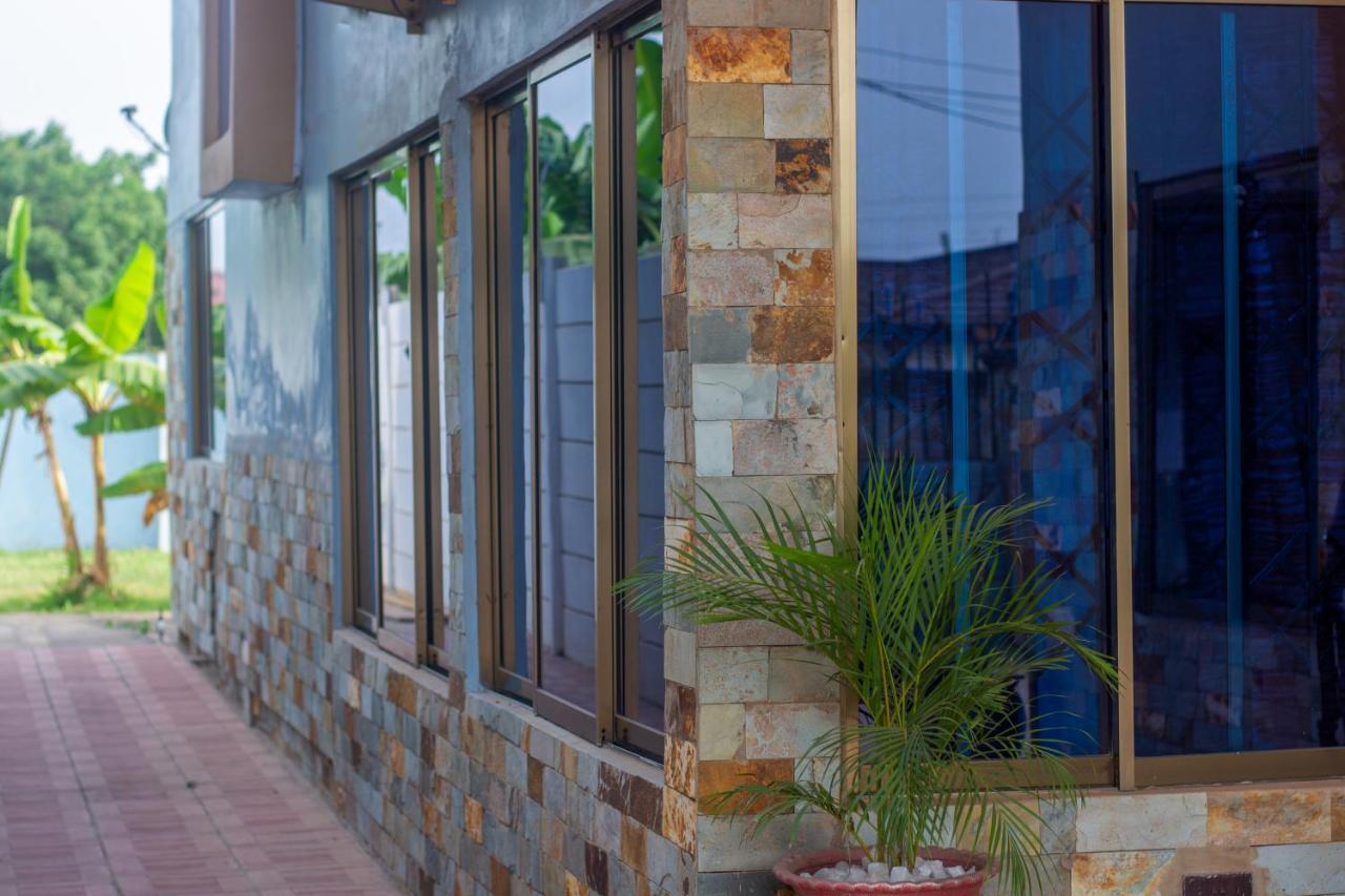 Afranasa Inn Tema Exterior foto
